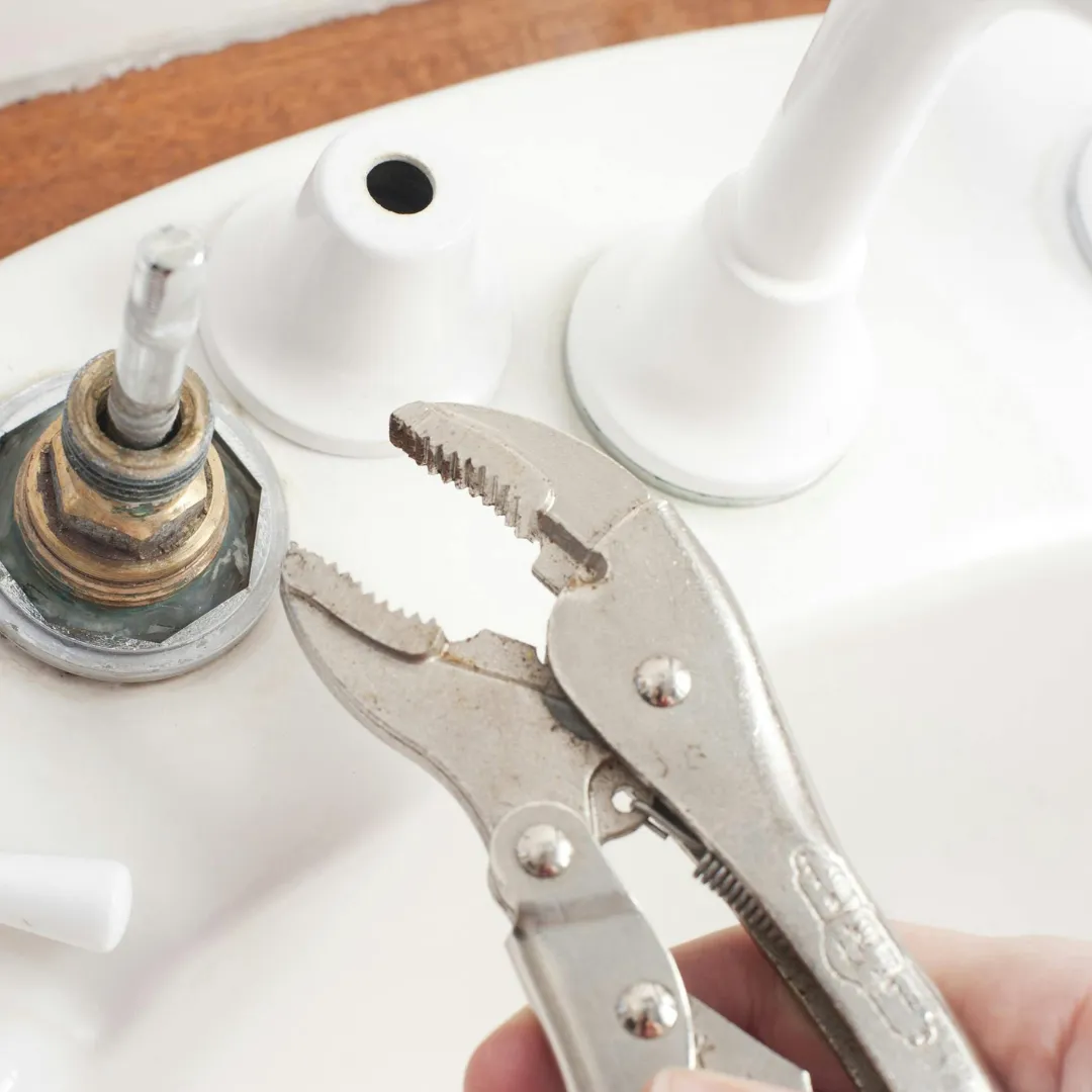 Faucet Buying Guide | Pioneer Industries How to Restore Shine to Chrome Faucets: Polishing