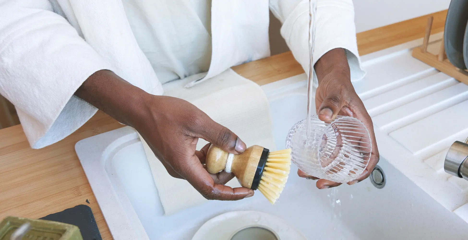 How to Wash Dishes Without Splashing Pioneer Faucets