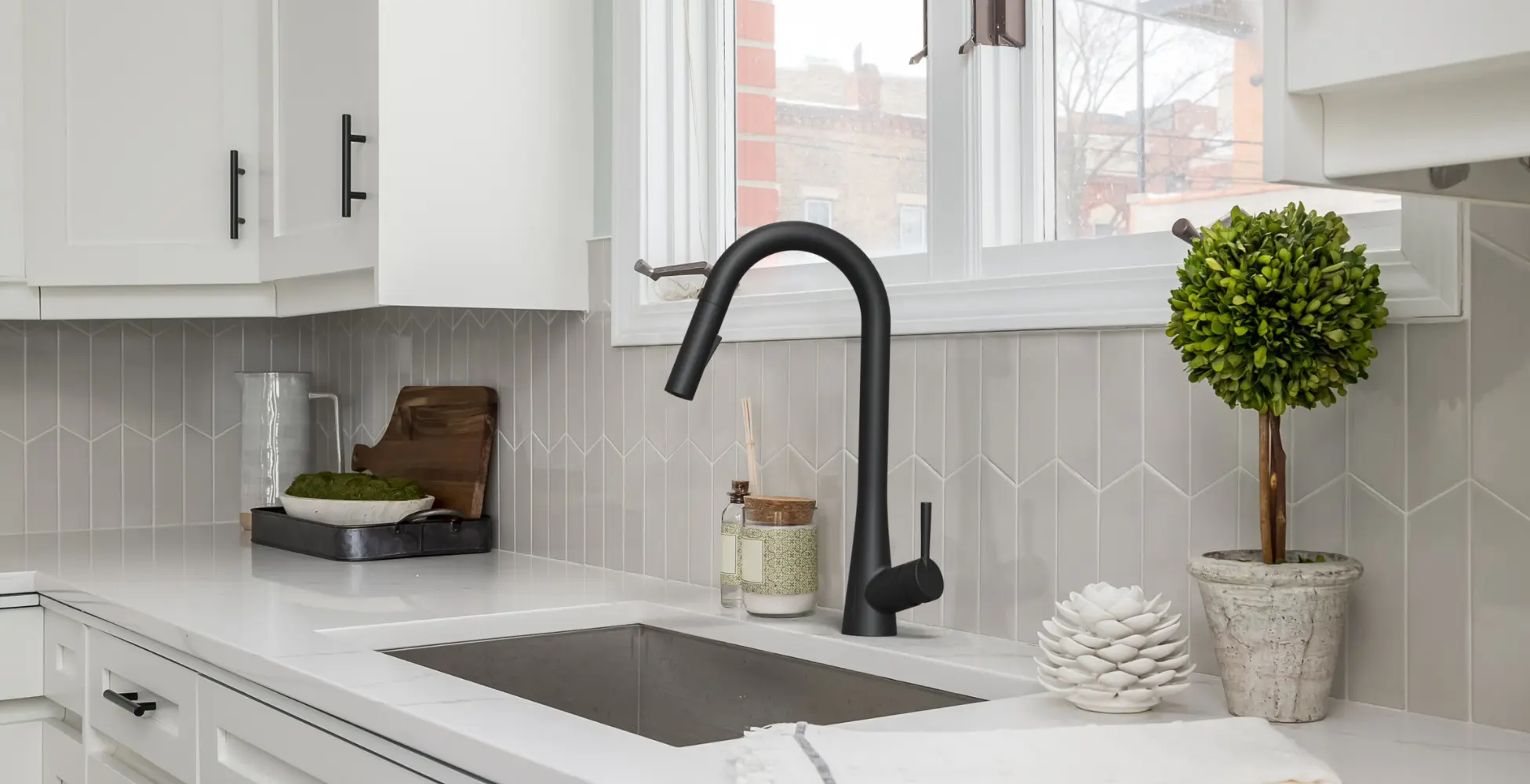 Olympia i2 Single Handle Pull-Down Kitchen Faucet K-5025 Lifestyle Inspiration